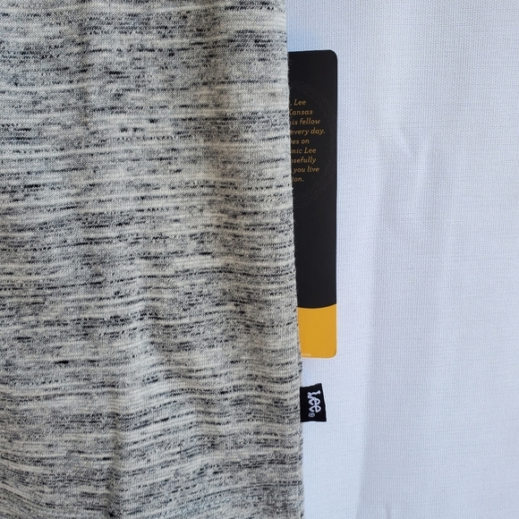 LEE SHORT SLEEVE BOYS T SHIRT SZ 7 (XL) - Picture 5 of 7